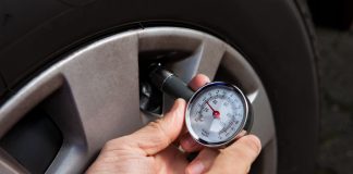Nepodceňujte správny tlak v pneumatikách