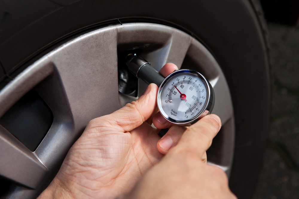 Nepodceňujte správny tlak v pneumatikách