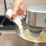 Vyskúšajte pečenie bez váženia. Kuchynský robot to zvládne za vás