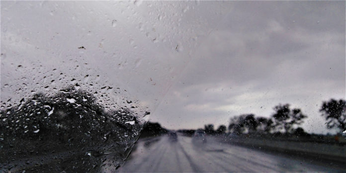 Suché sklá na aute počas dažďa? Nič nie je nemožné