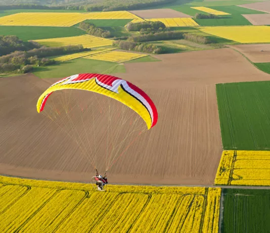Let balónom alebo paragliding? Vyberte si to pravé pre vás!
